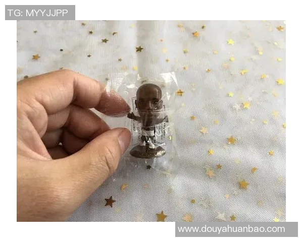 球星娃娃足球玩具创新设计带来全新运动体验与互动乐趣